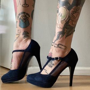 Spring blue velvet heels